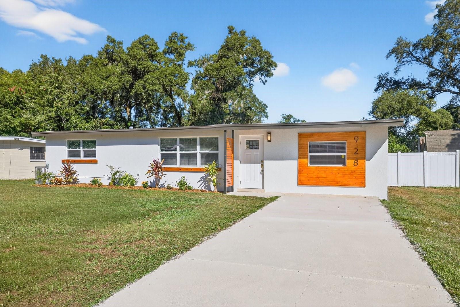 Image 3 of 35 For 928 Valmar Street