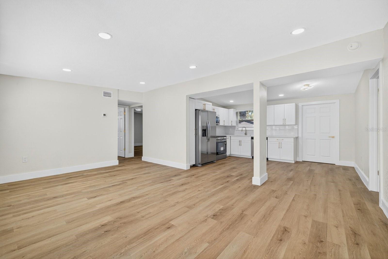 Image 5 of 35 For 928 Valmar Street