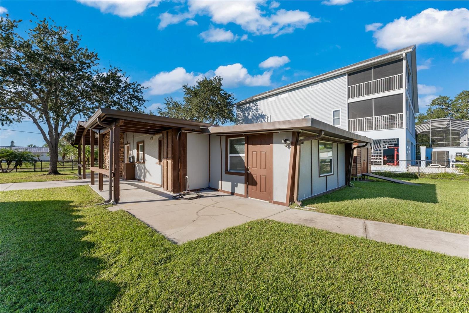 Image 16 of 100 For 5560 Frances Avenue