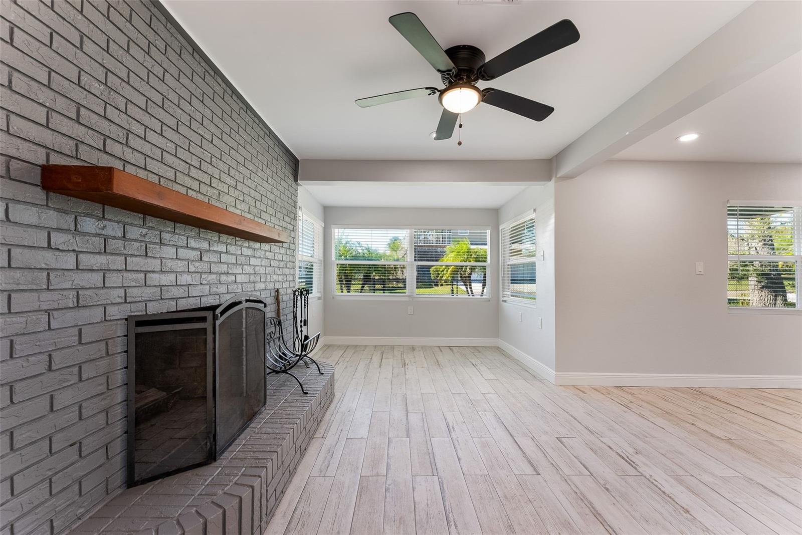 Image 25 of 100 For 5560 Frances Avenue