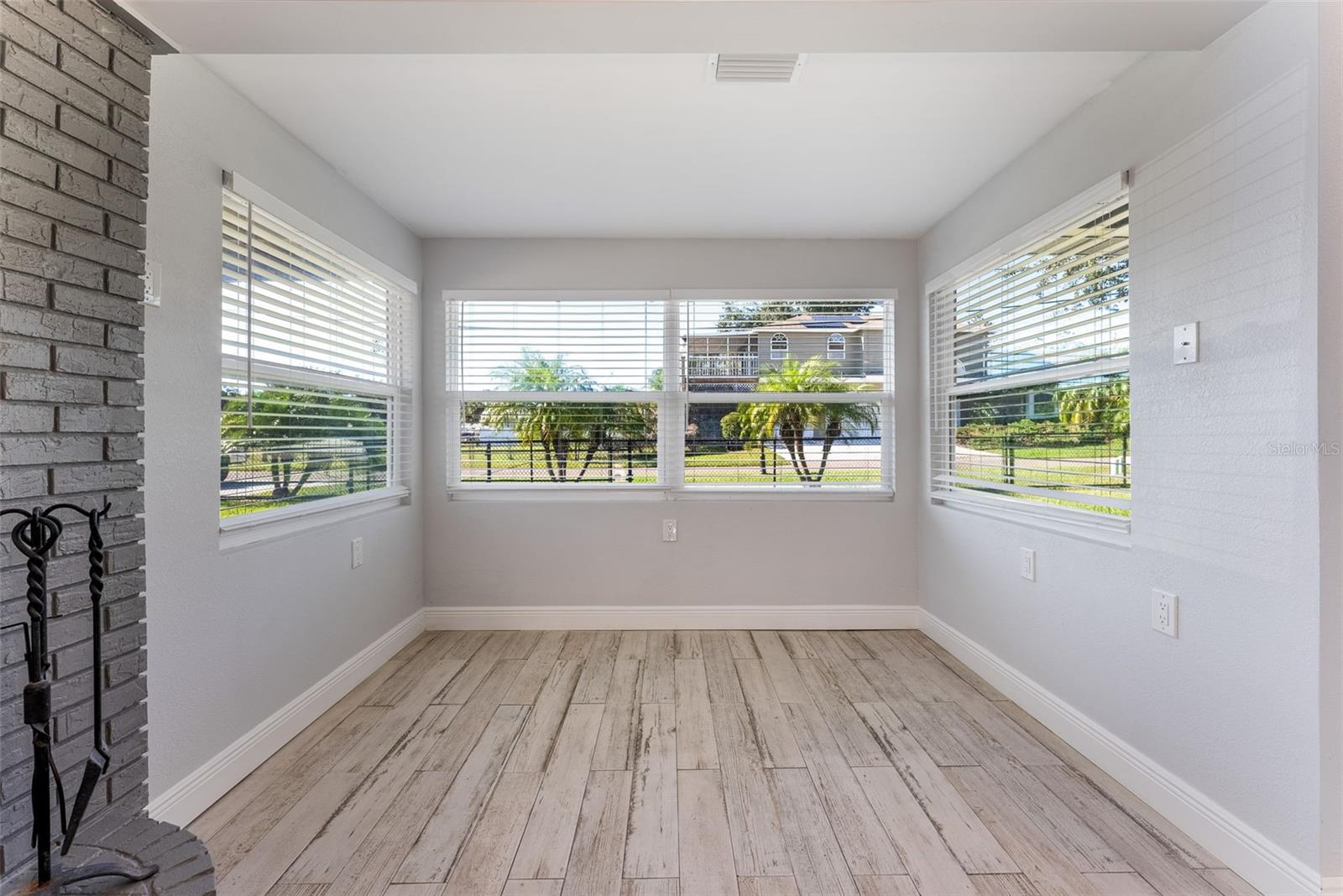 Image 26 of 100 For 5560 Frances Avenue