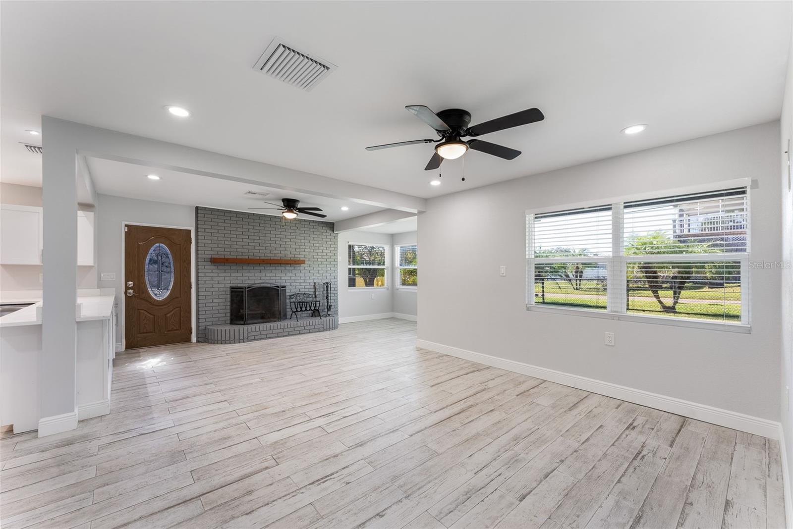 Image 28 of 100 For 5560 Frances Avenue