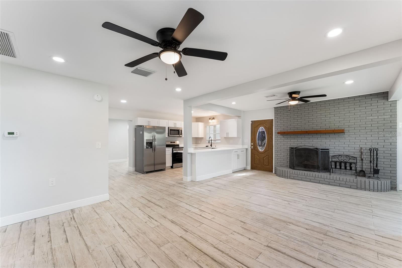 Image 29 of 100 For 5560 Frances Avenue