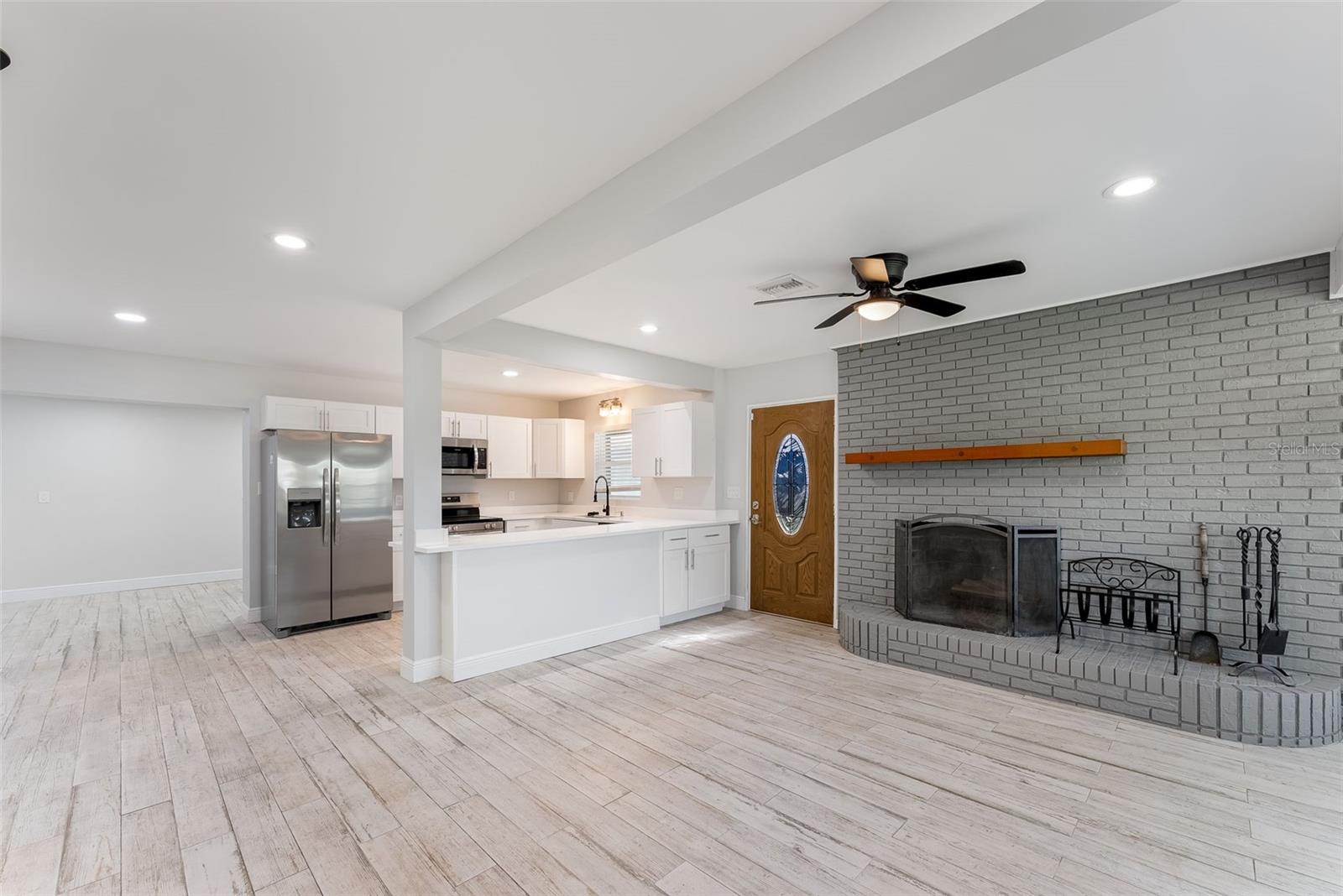 Image 33 of 100 For 5560 Frances Avenue