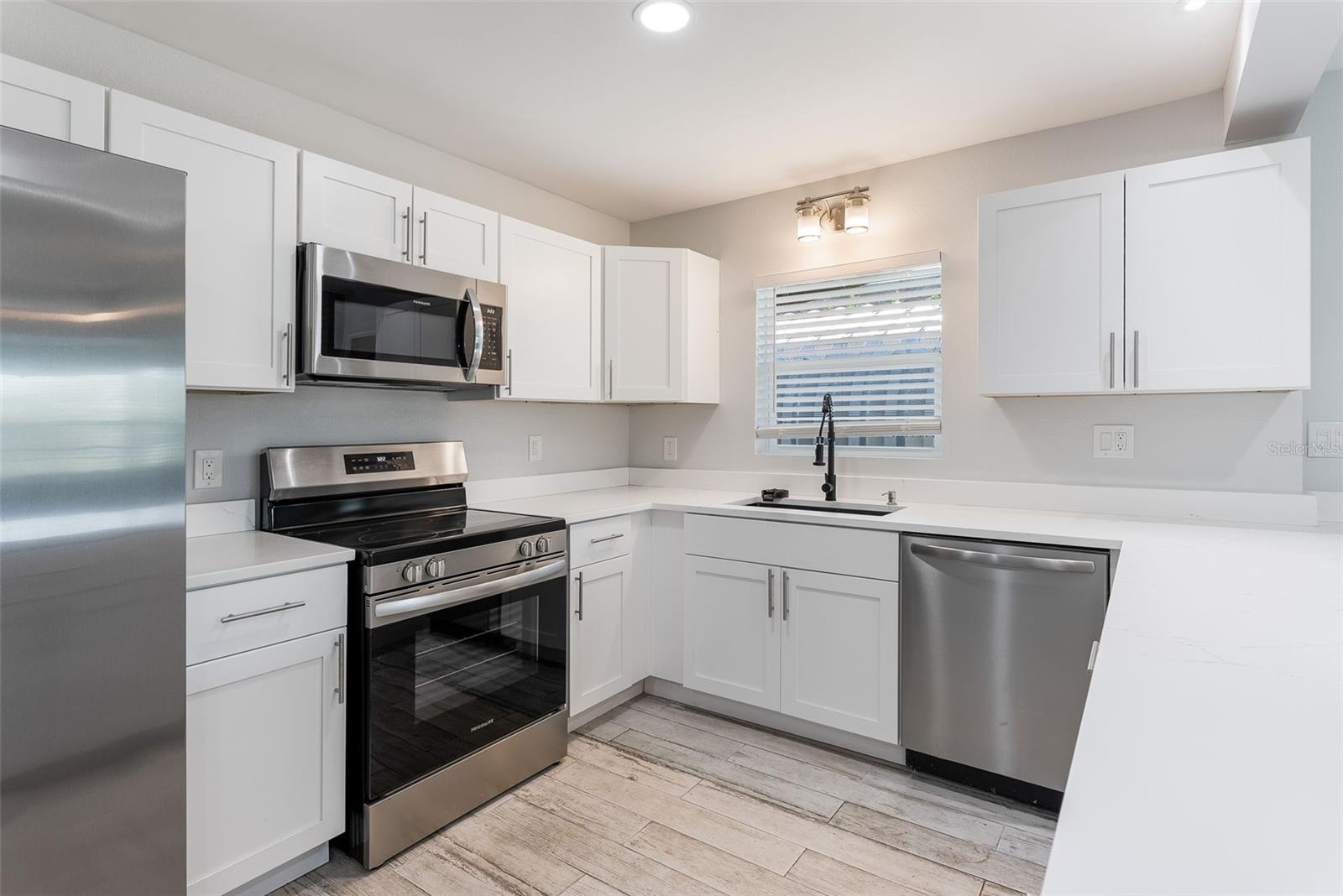 Image 35 of 100 For 5560 Frances Avenue