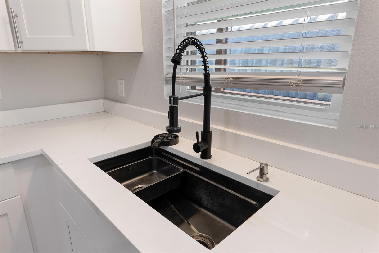 Image 36 of 100 For 5560 Frances Avenue