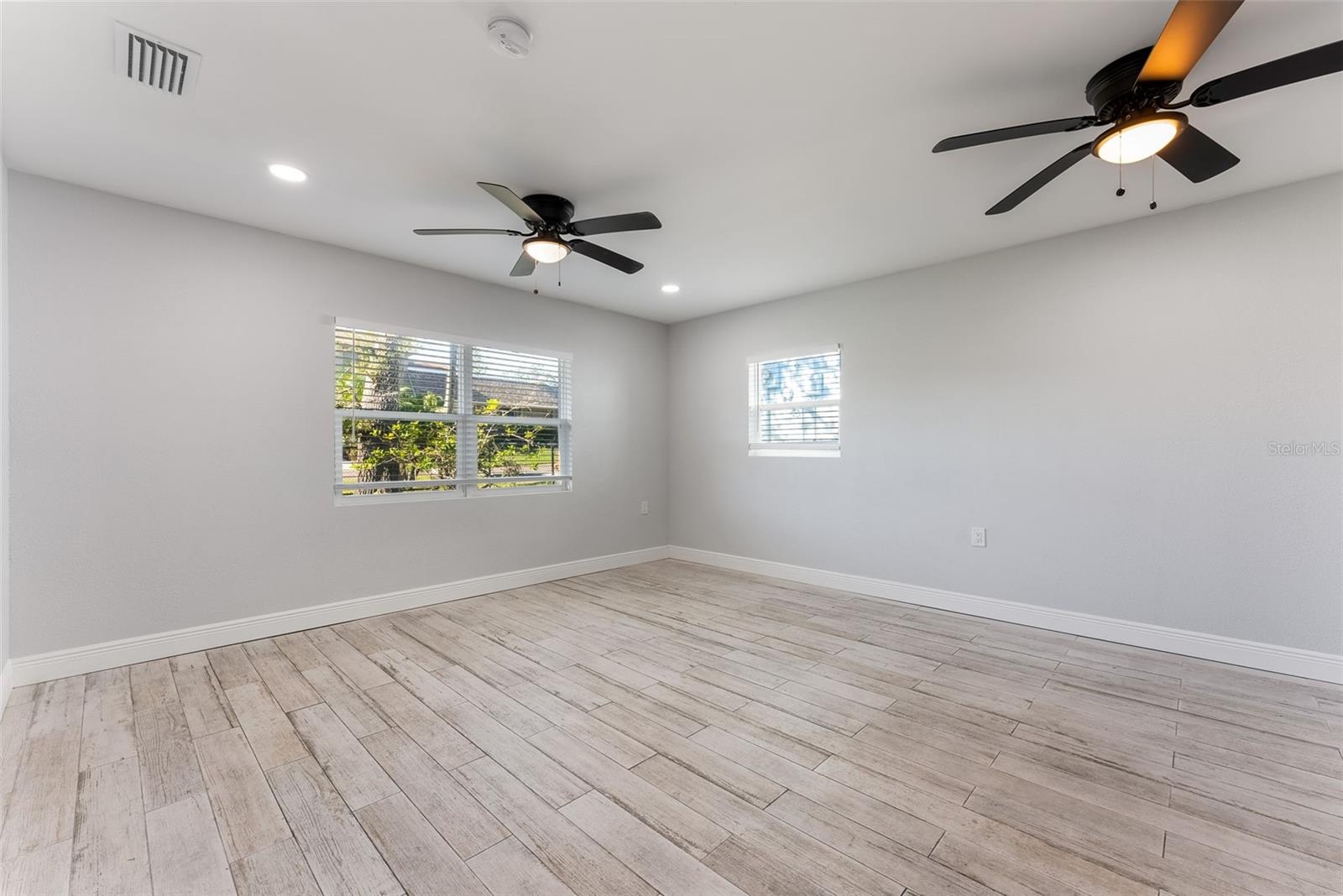 Image 41 of 100 For 5560 Frances Avenue