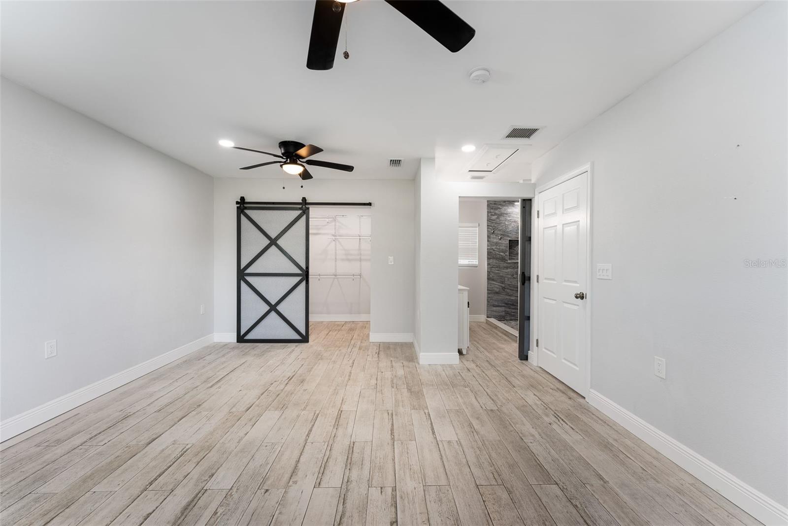 Image 46 of 100 For 5560 Frances Avenue