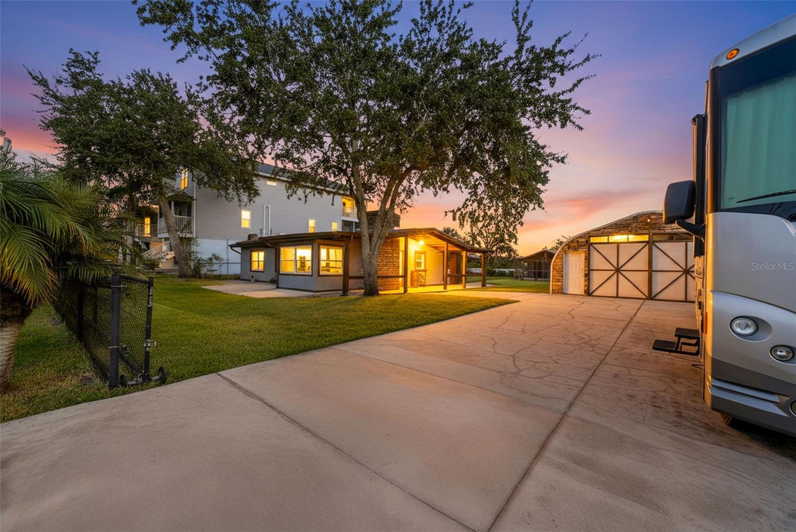 Image 5 of 100 For 5560 Frances Avenue