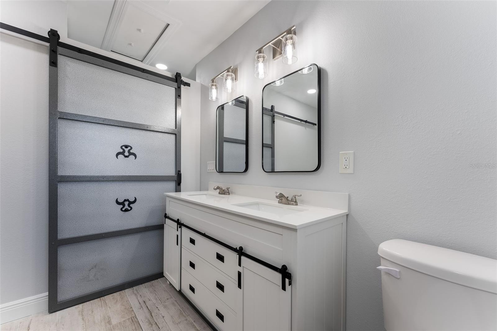 Image 51 of 100 For 5560 Frances Avenue