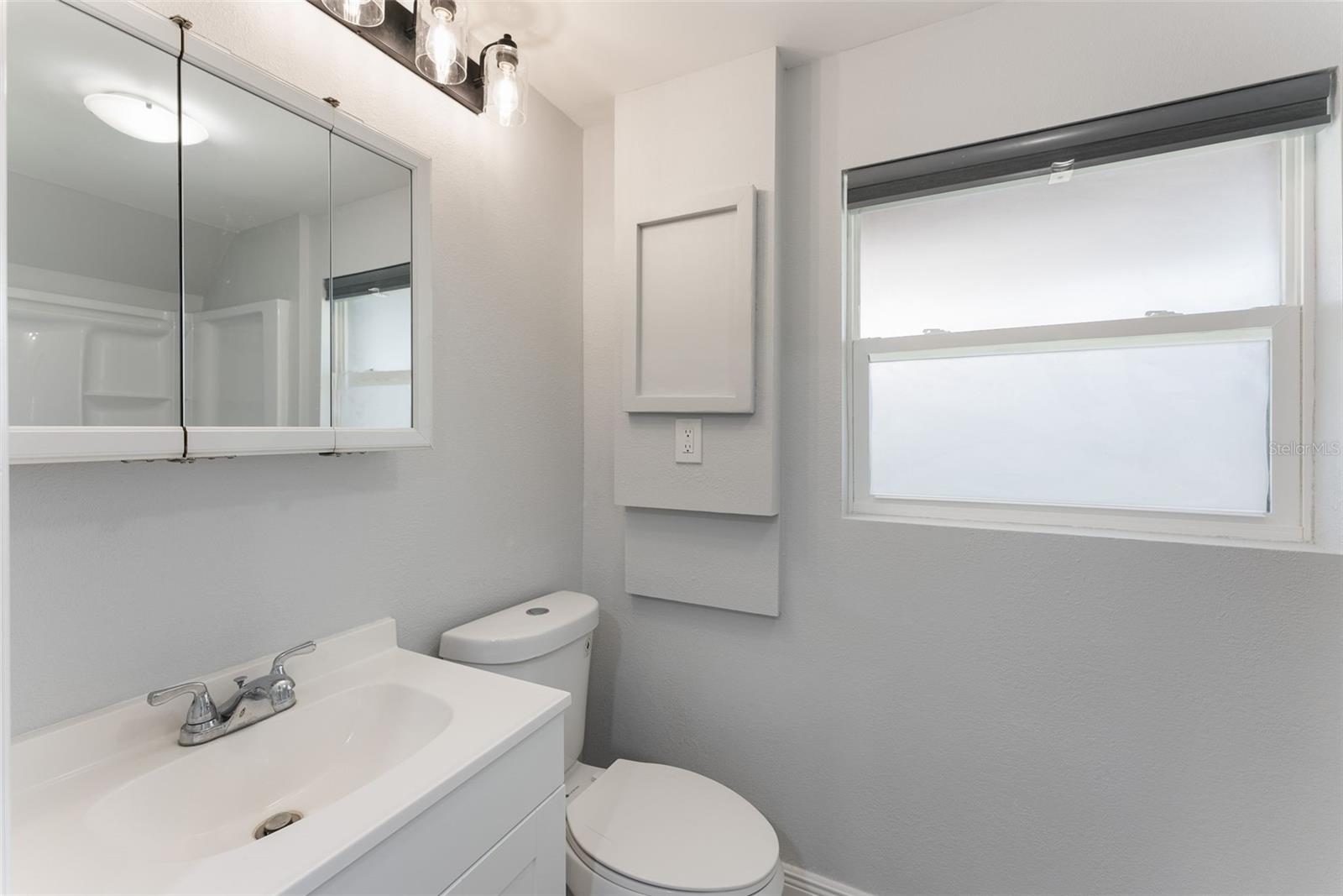 Image 58 of 100 For 5560 Frances Avenue