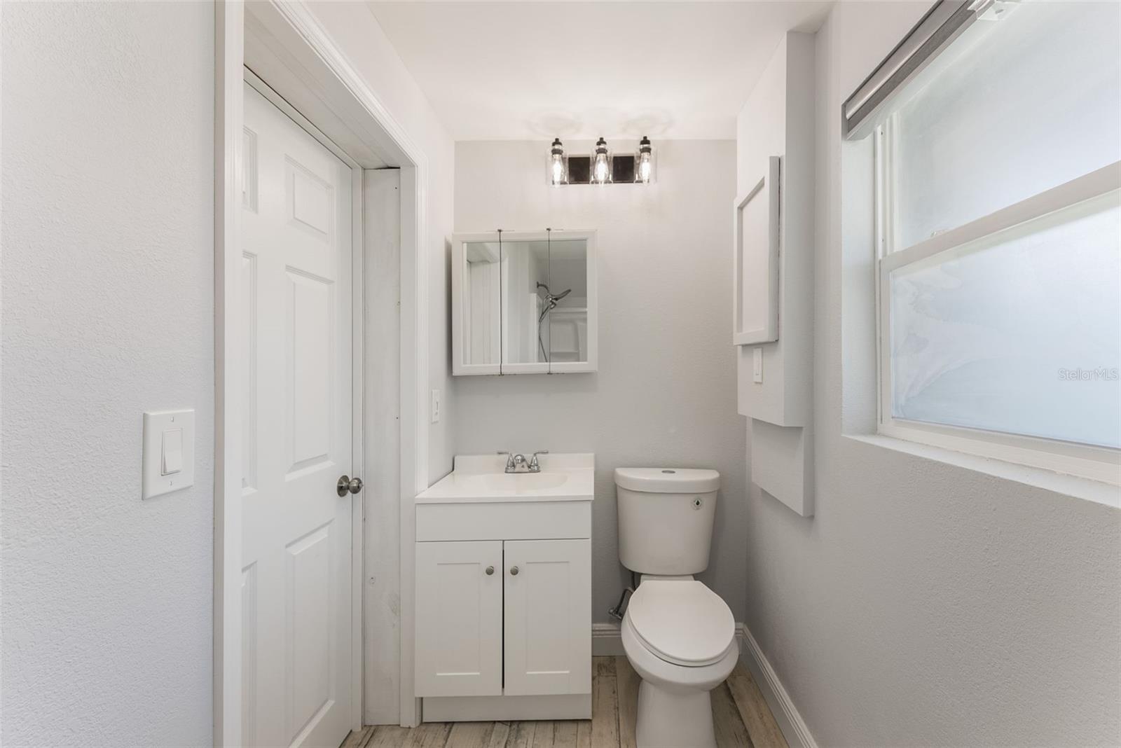 Image 59 of 100 For 5560 Frances Avenue