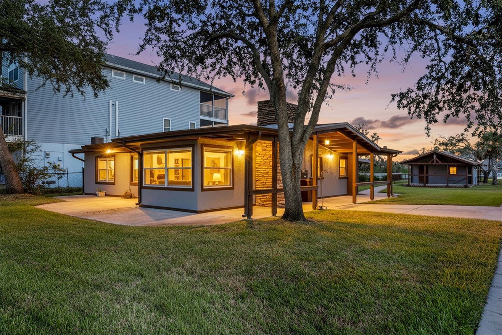 Image 6 of 100 For 5560 Frances Avenue