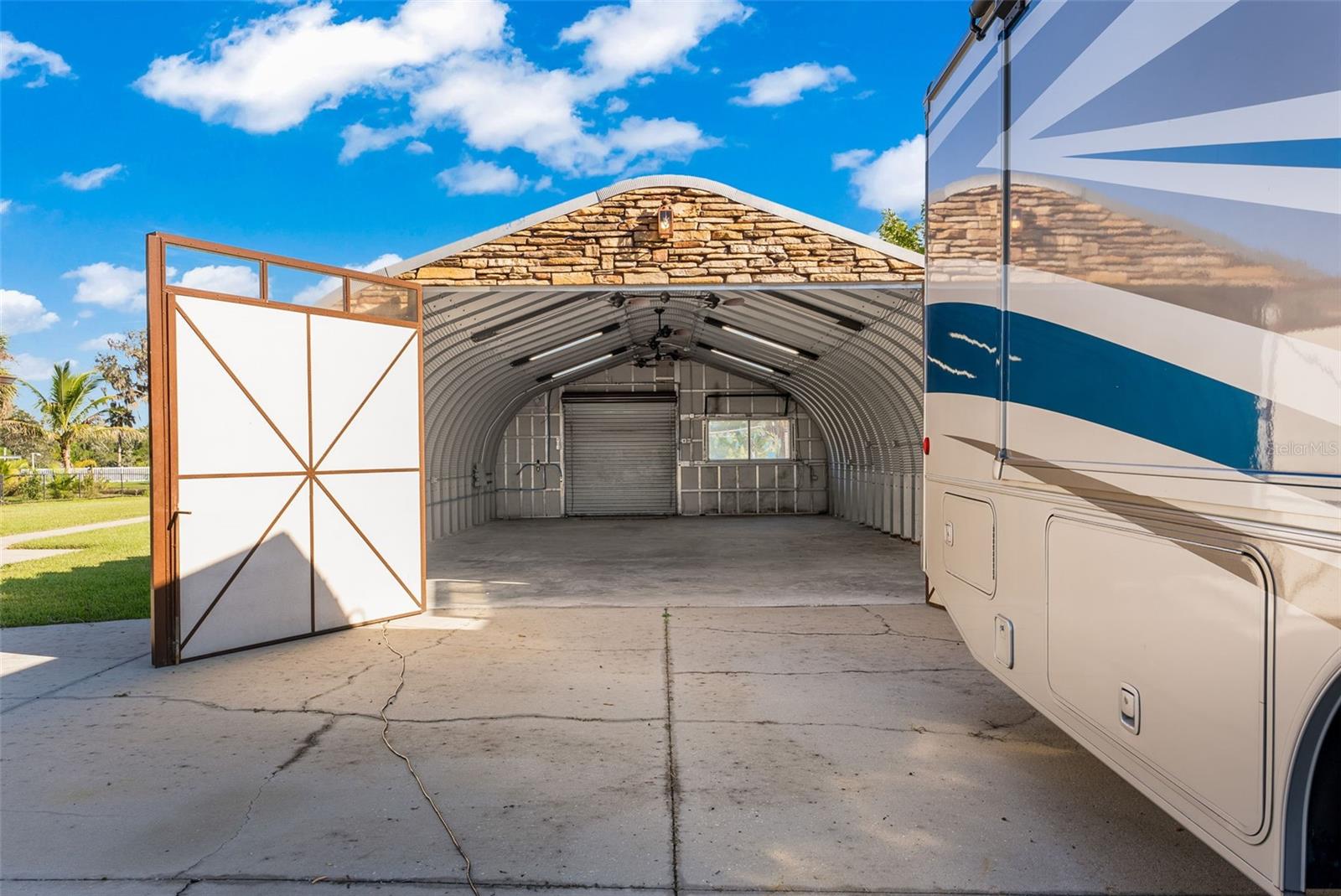 Image 72 of 100 For 5560 Frances Avenue