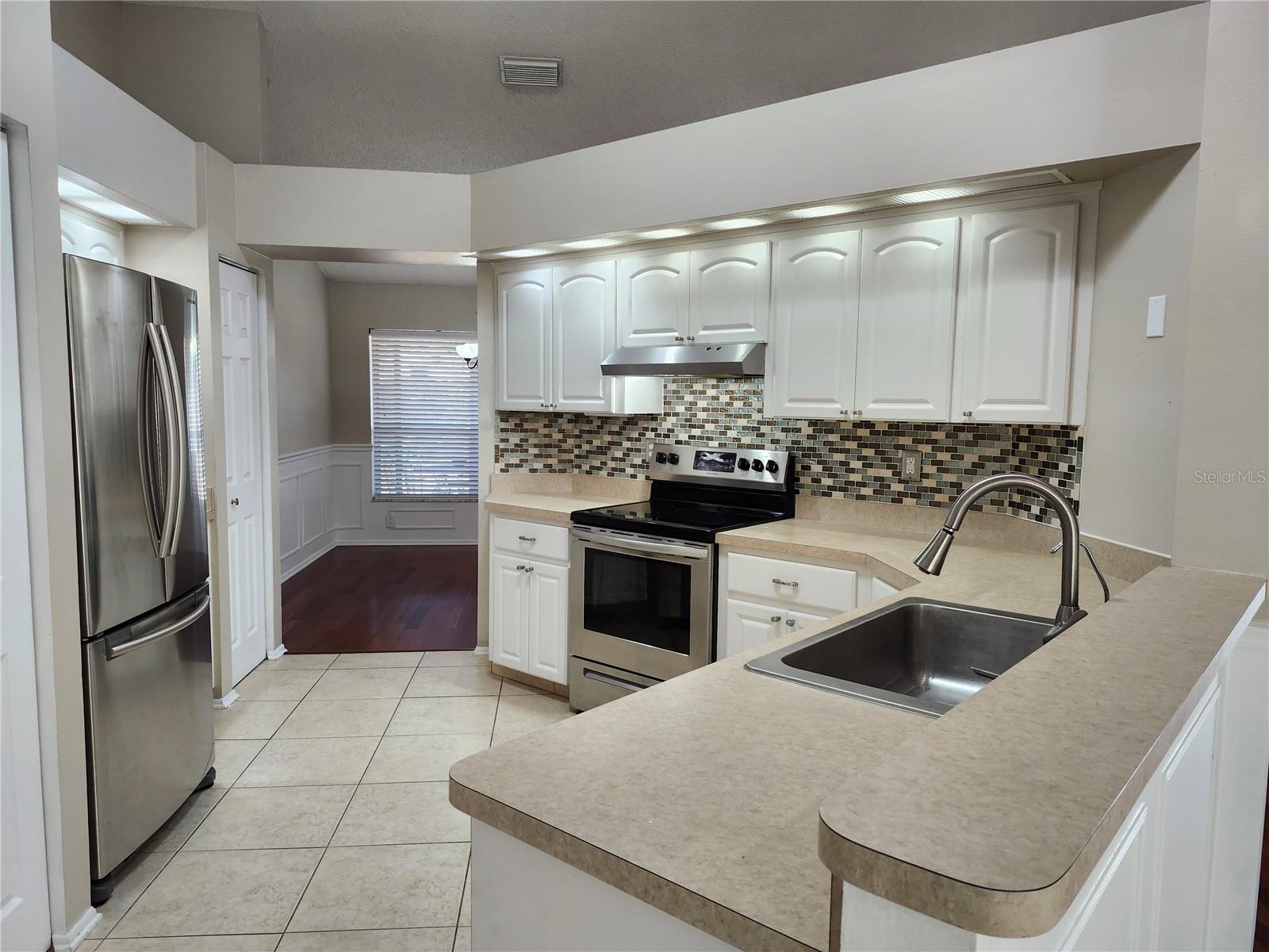 Image 6 of 21 For 1512 Bay View Street