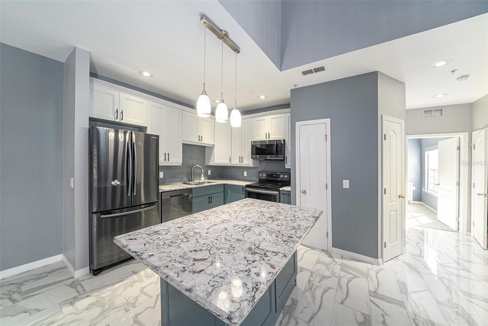 Image 3 of 22 For 1640 Villa Capri Circle 301