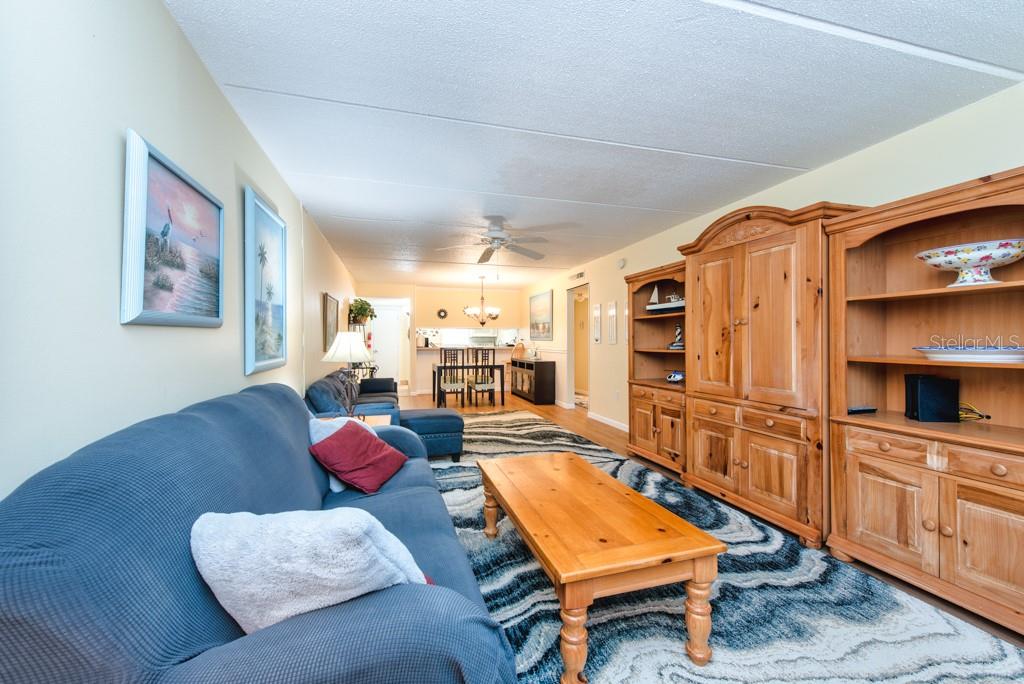 Image 10 of 49 For 12760 Indian Rocks Road 601