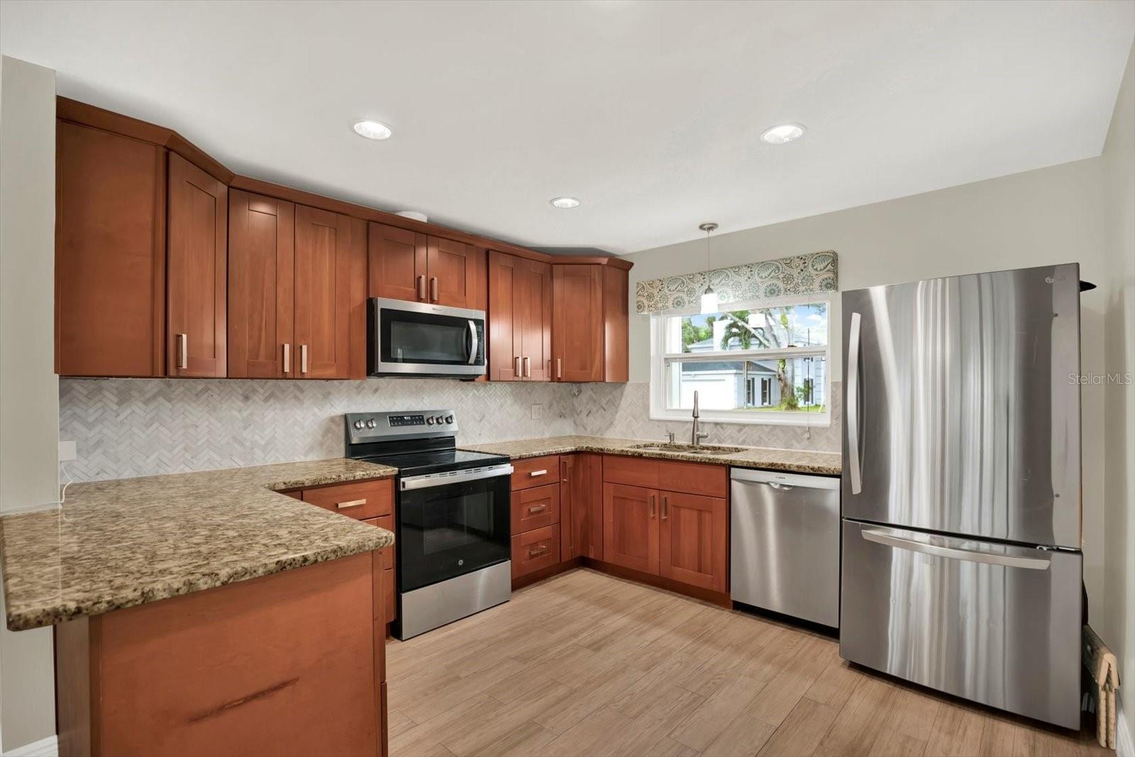 Image 6 of 29 For 1500 86th Avenue N