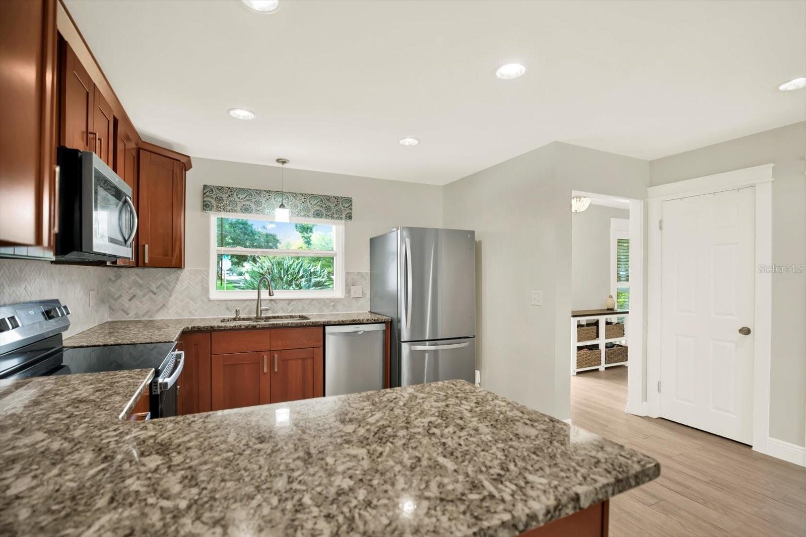 Image 7 of 29 For 1500 86th Avenue N