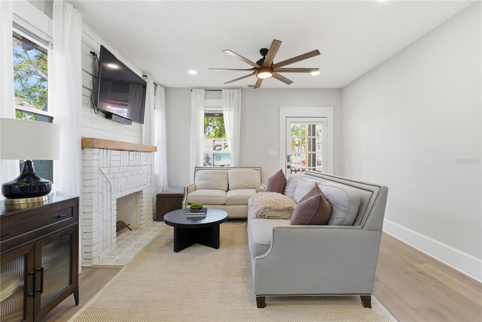 Image 12 of 49 For 540 9th Avenue N