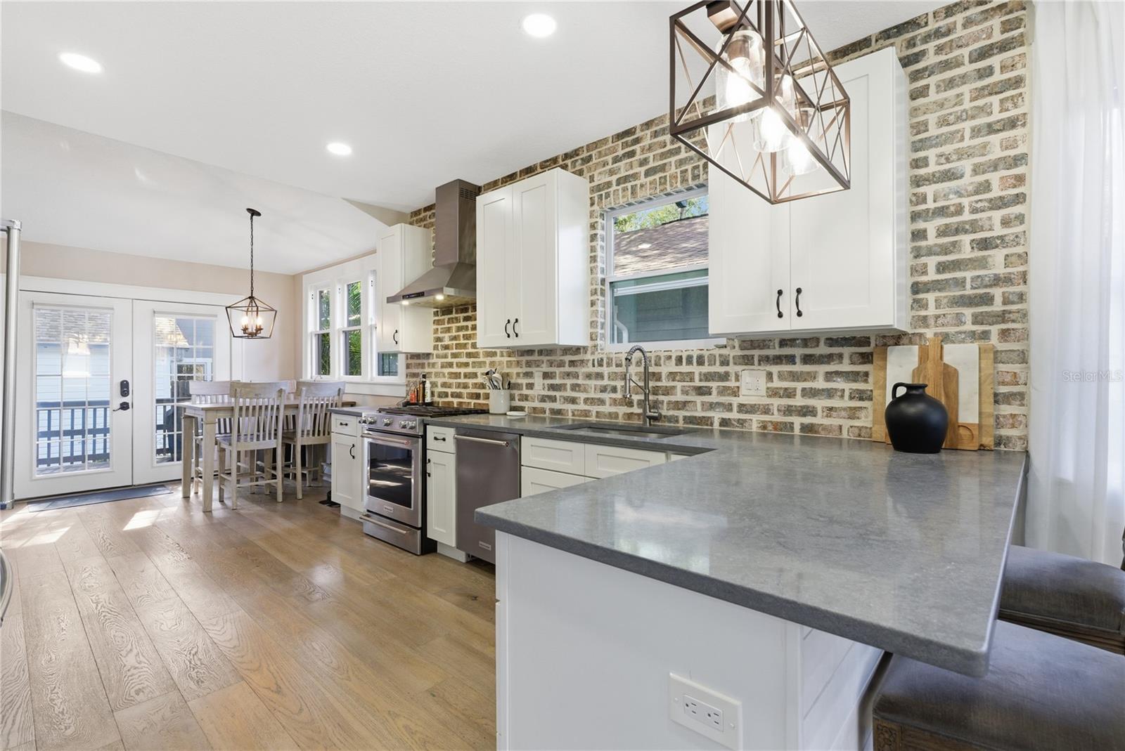 Image 15 of 49 For 540 9th Avenue N