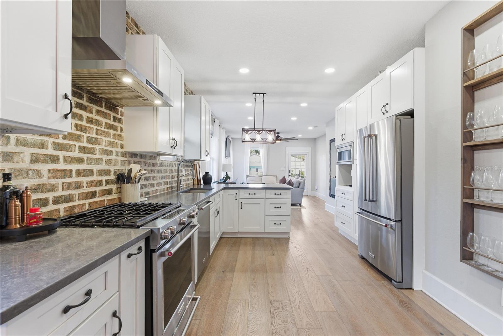 Image 16 of 49 For 540 9th Avenue N