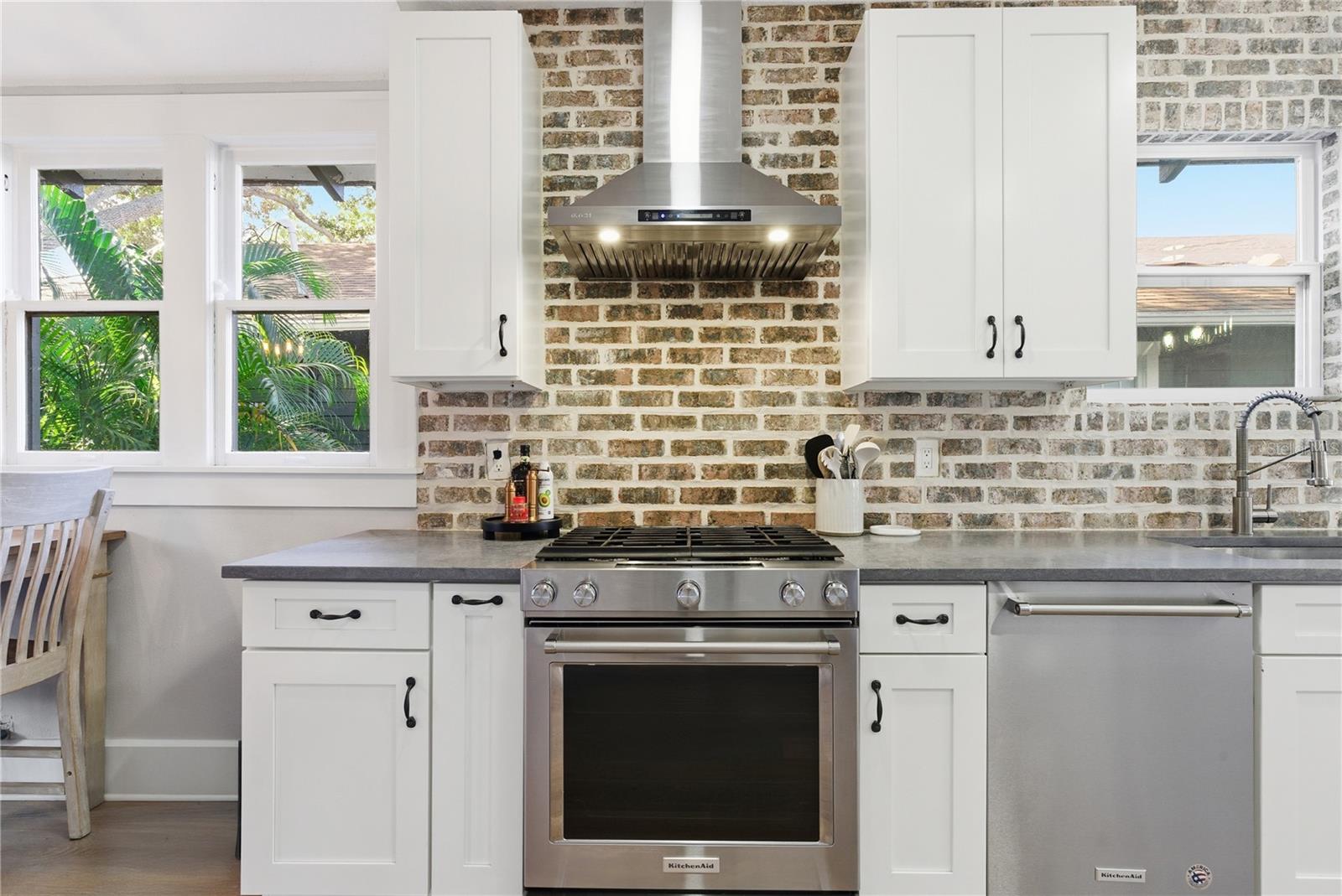 Image 18 of 49 For 540 9th Avenue N