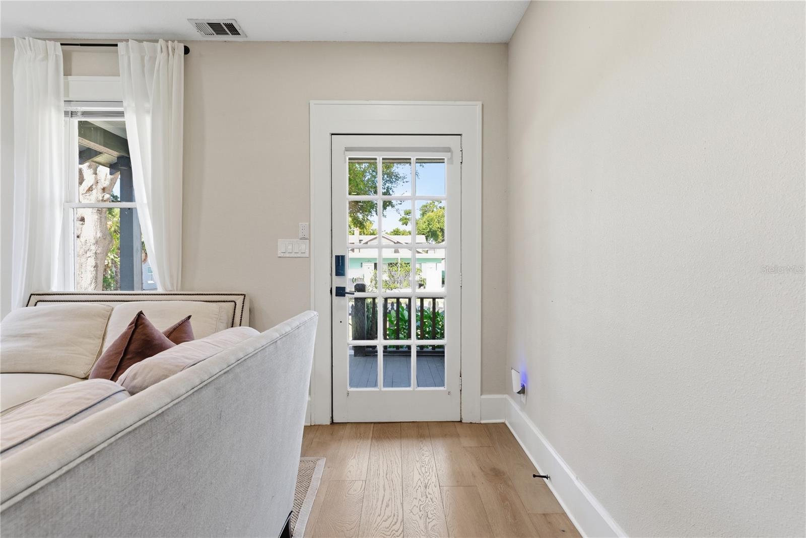 Image 8 of 49 For 540 9th Avenue N