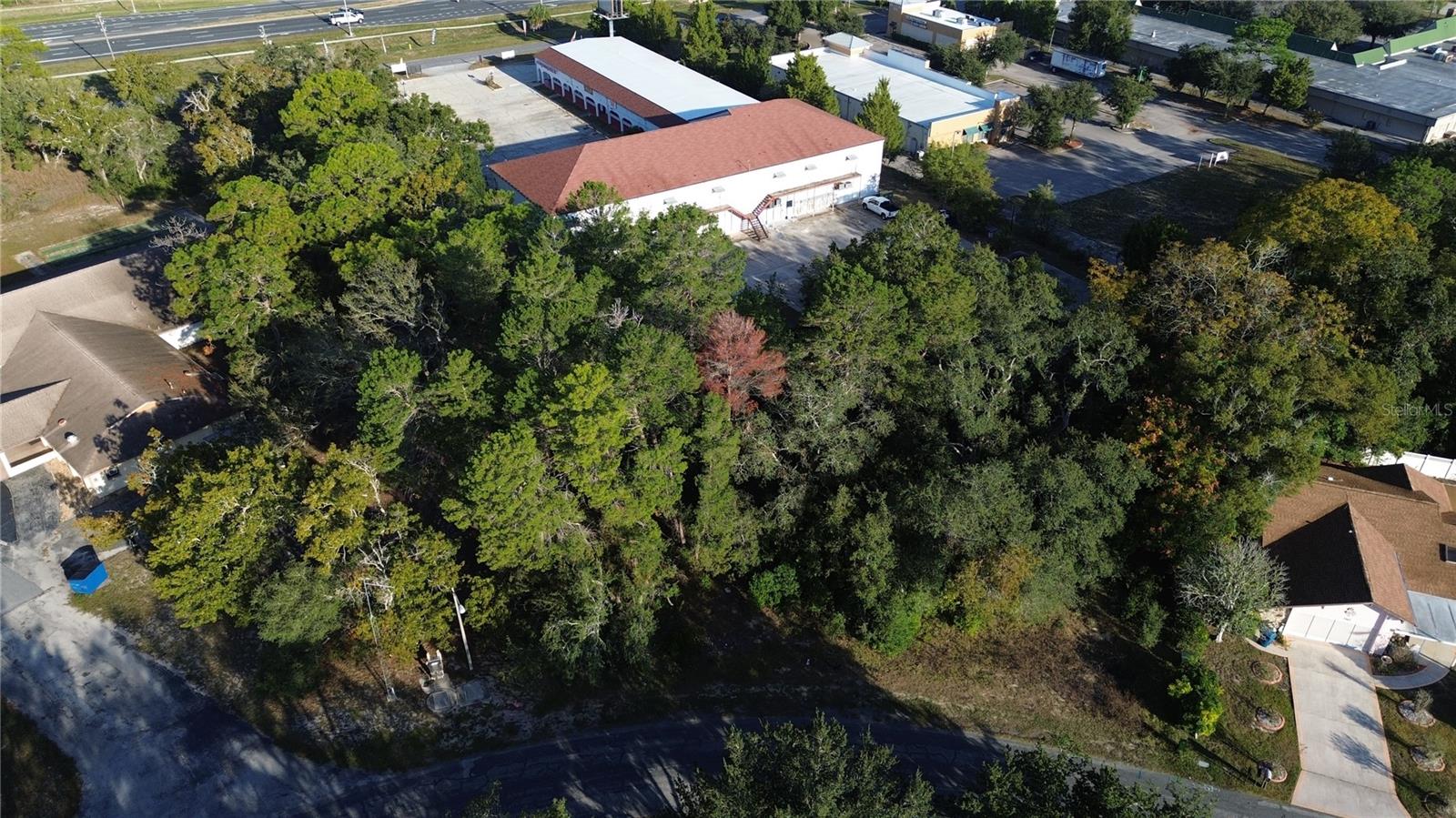 Listing photo id 4 for 7939 Rhanbuoy Road