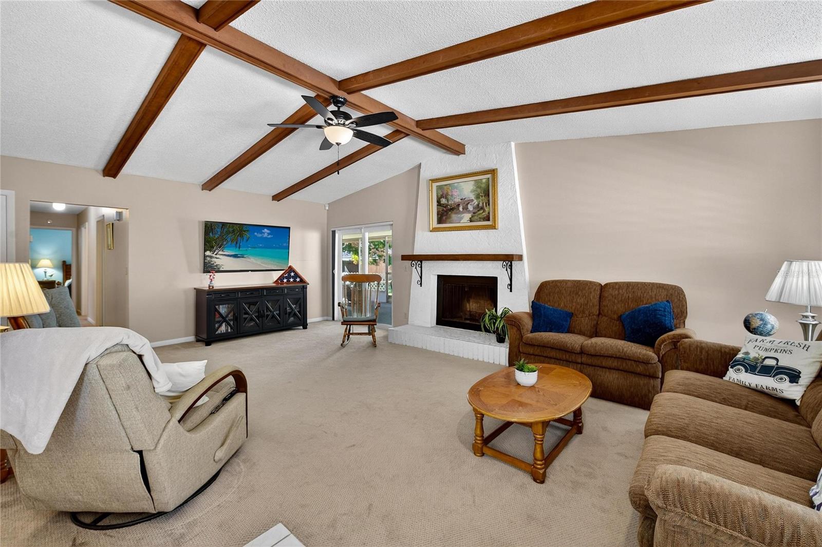 Listing photo id 8 for 612 Green Cove Drive