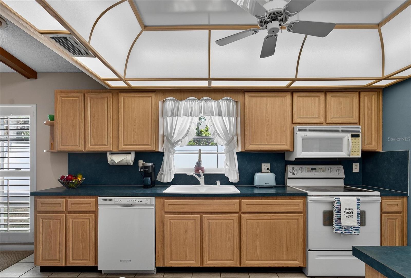 Listing photo id 11 for 612 Green Cove Drive