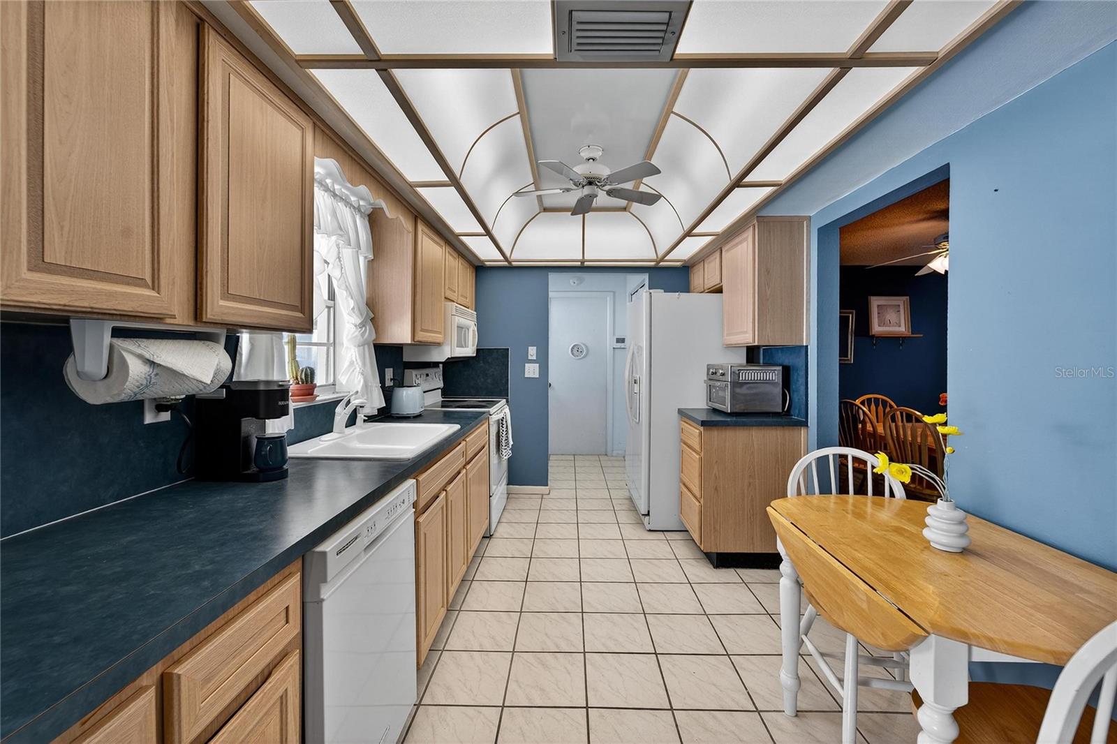 Listing photo id 13 for 612 Green Cove Drive