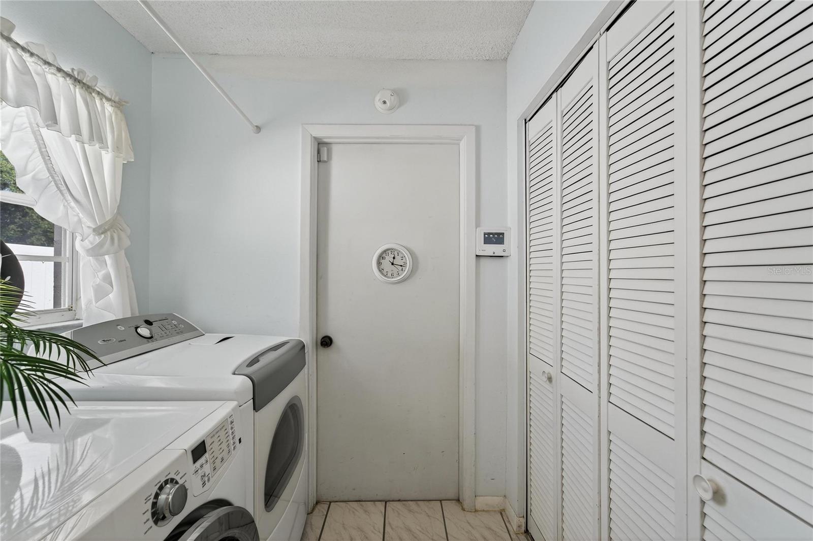 Listing photo id 15 for 612 Green Cove Drive