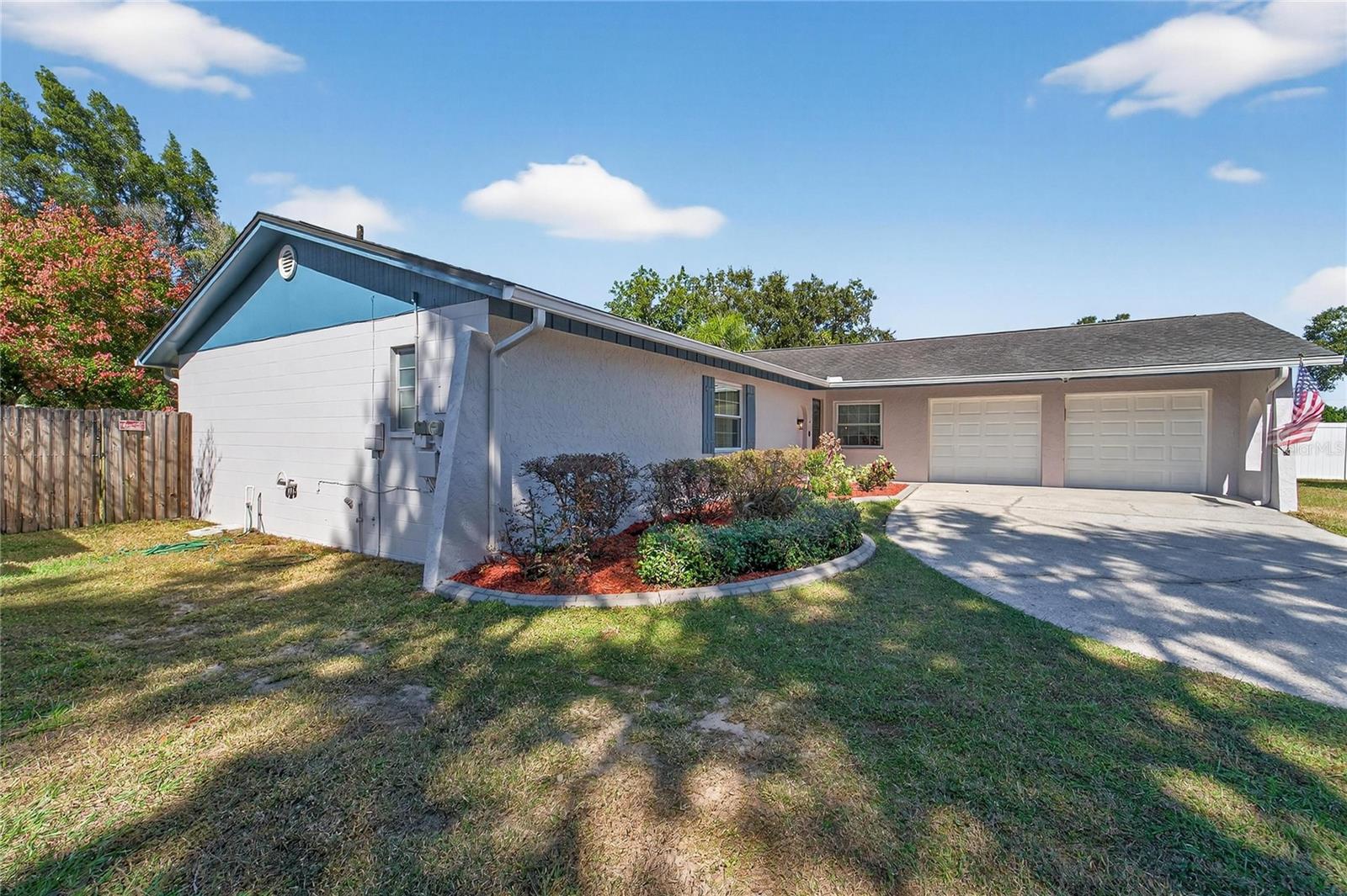 Listing photo id 2 for 612 Green Cove Drive