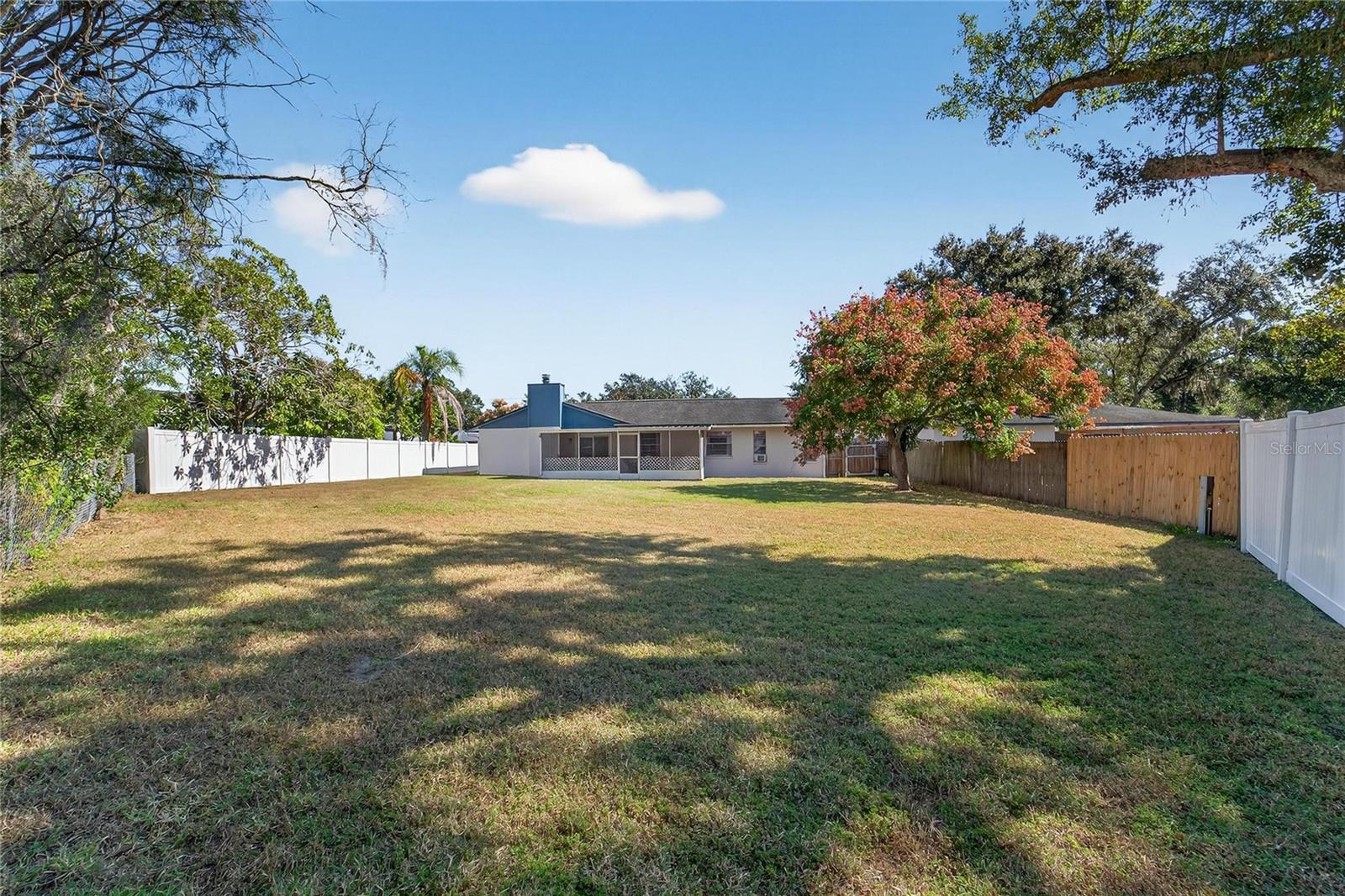 Listing photo id 46 for 612 Green Cove Drive