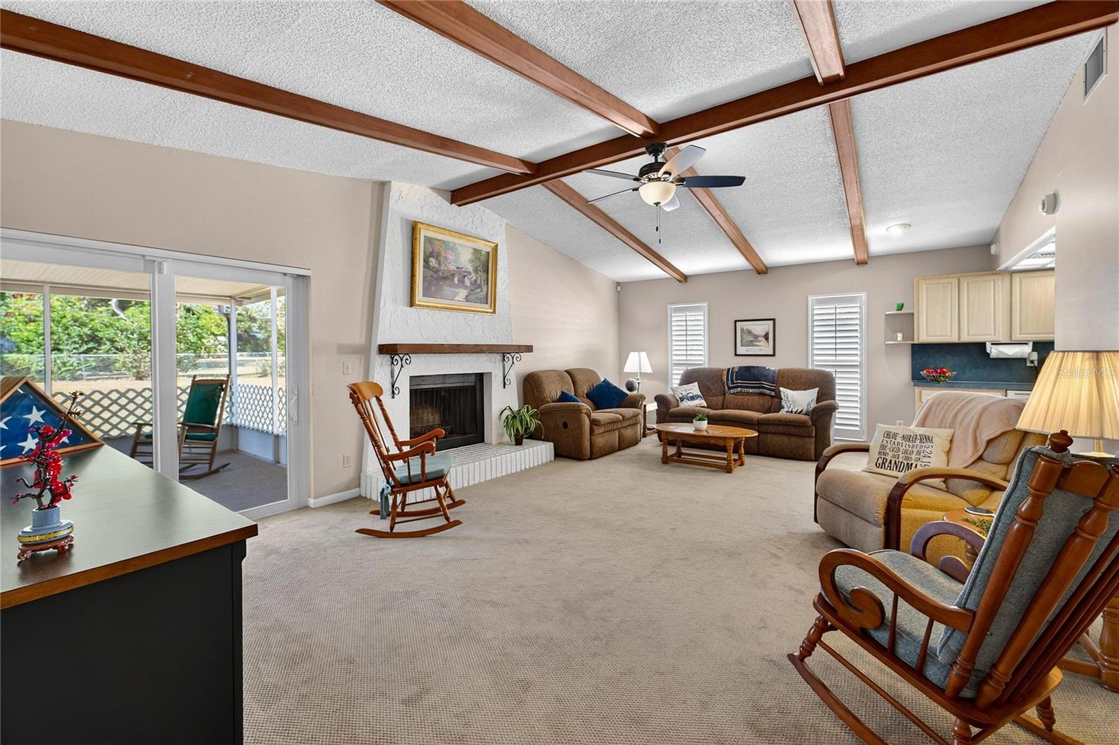 Listing photo id 7 for 612 Green Cove Drive