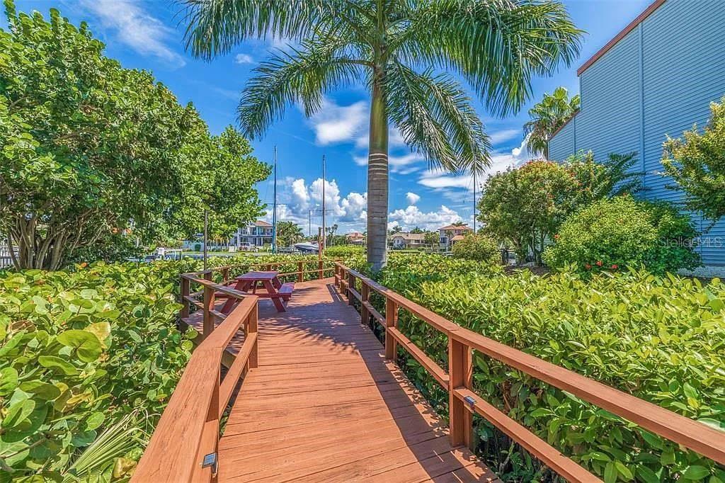 Image 14 of 15 For 557 Pinellas Bayway  222