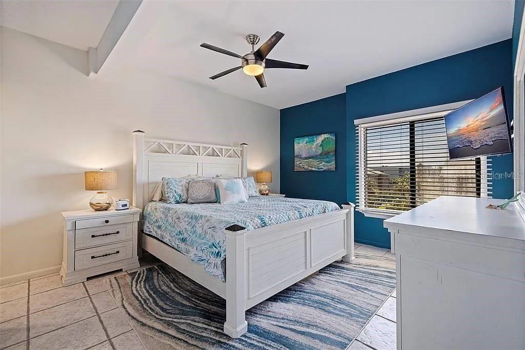 Image 9 of 15 For 557 Pinellas Bayway  222