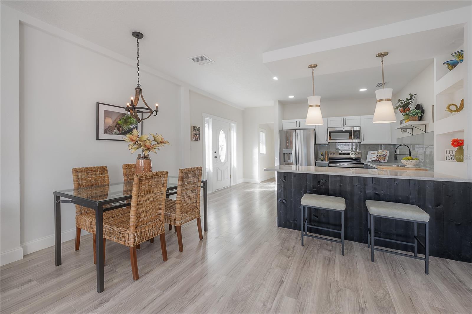 Image 10 of 34 For 8004 Klondyke Street