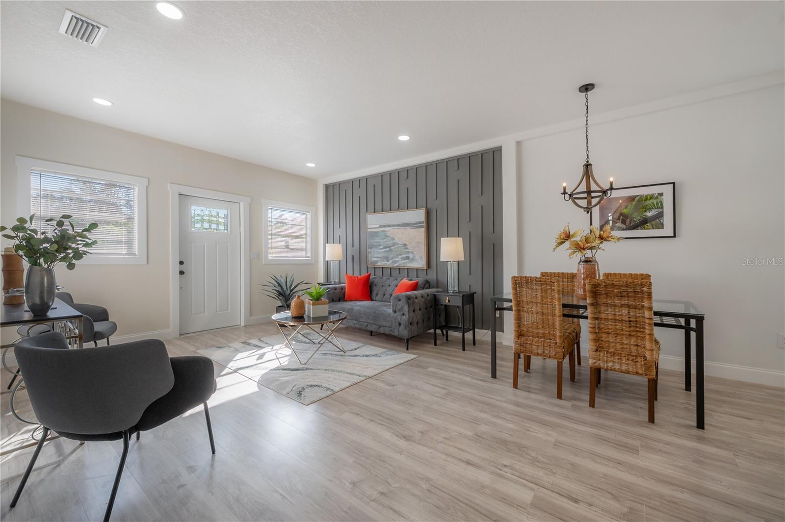 Image 11 of 34 For 8004 Klondyke Street