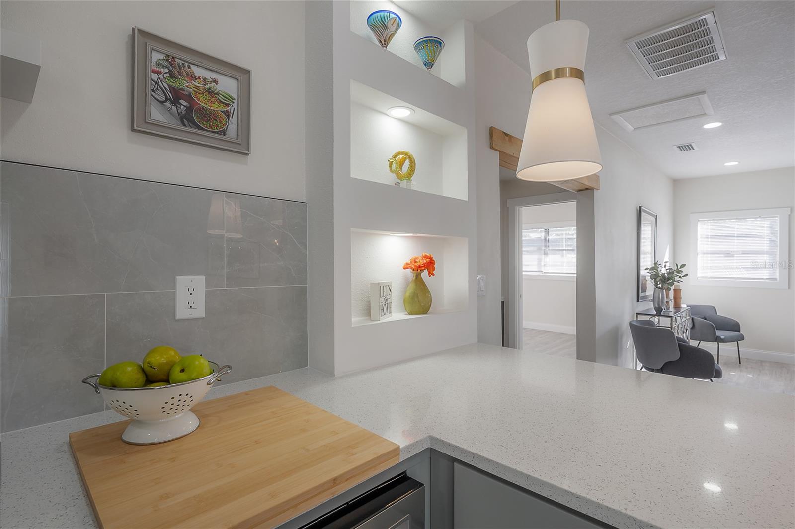 Image 14 of 34 For 8004 Klondyke Street