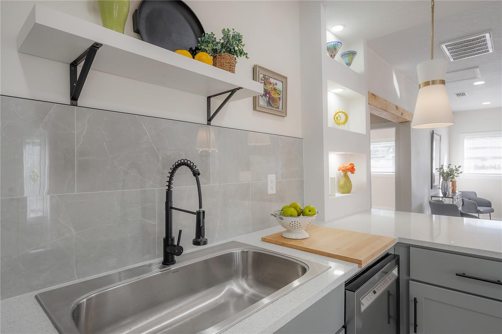 Image 15 of 34 For 8004 Klondyke Street