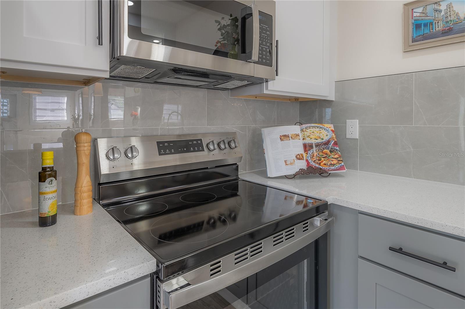 Image 17 of 34 For 8004 Klondyke Street