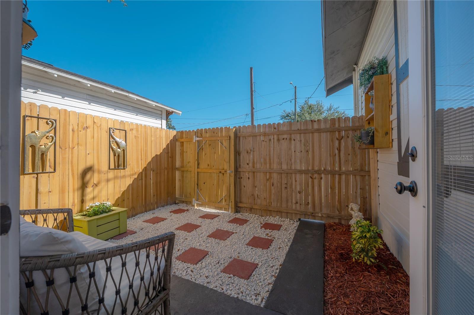 Image 24 of 34 For 8004 Klondyke Street