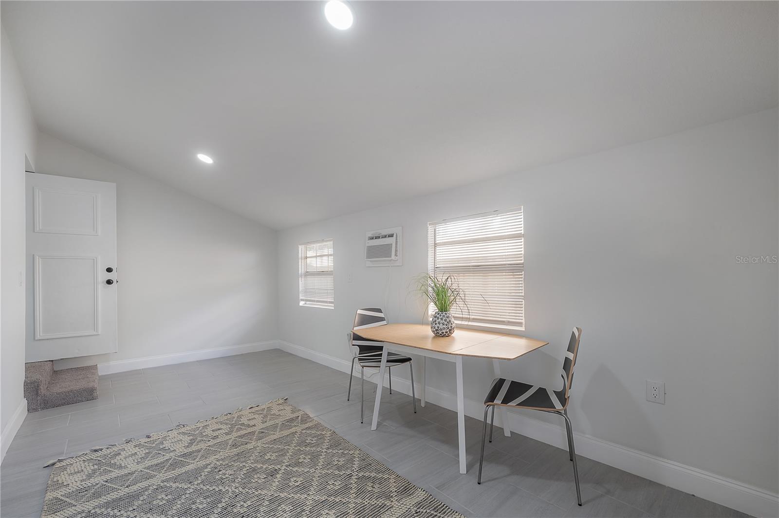 Image 27 of 34 For 8004 Klondyke Street