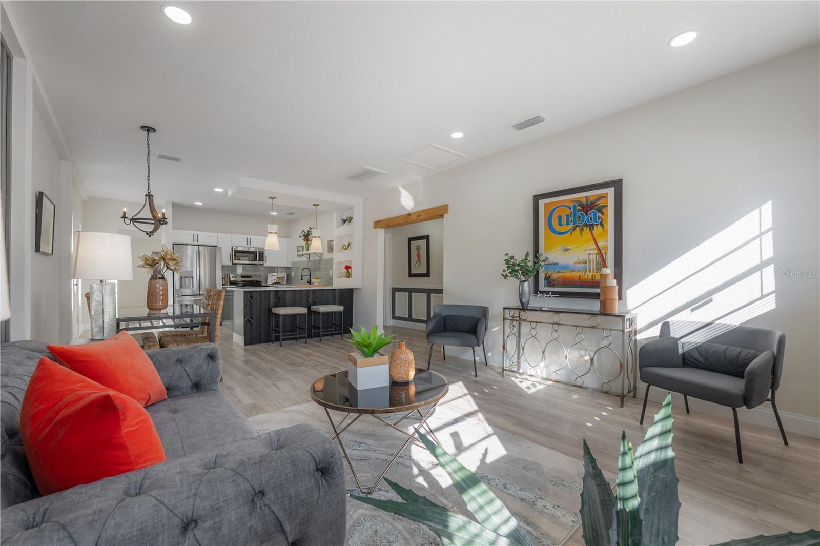 Image 5 of 34 For 8004 Klondyke Street