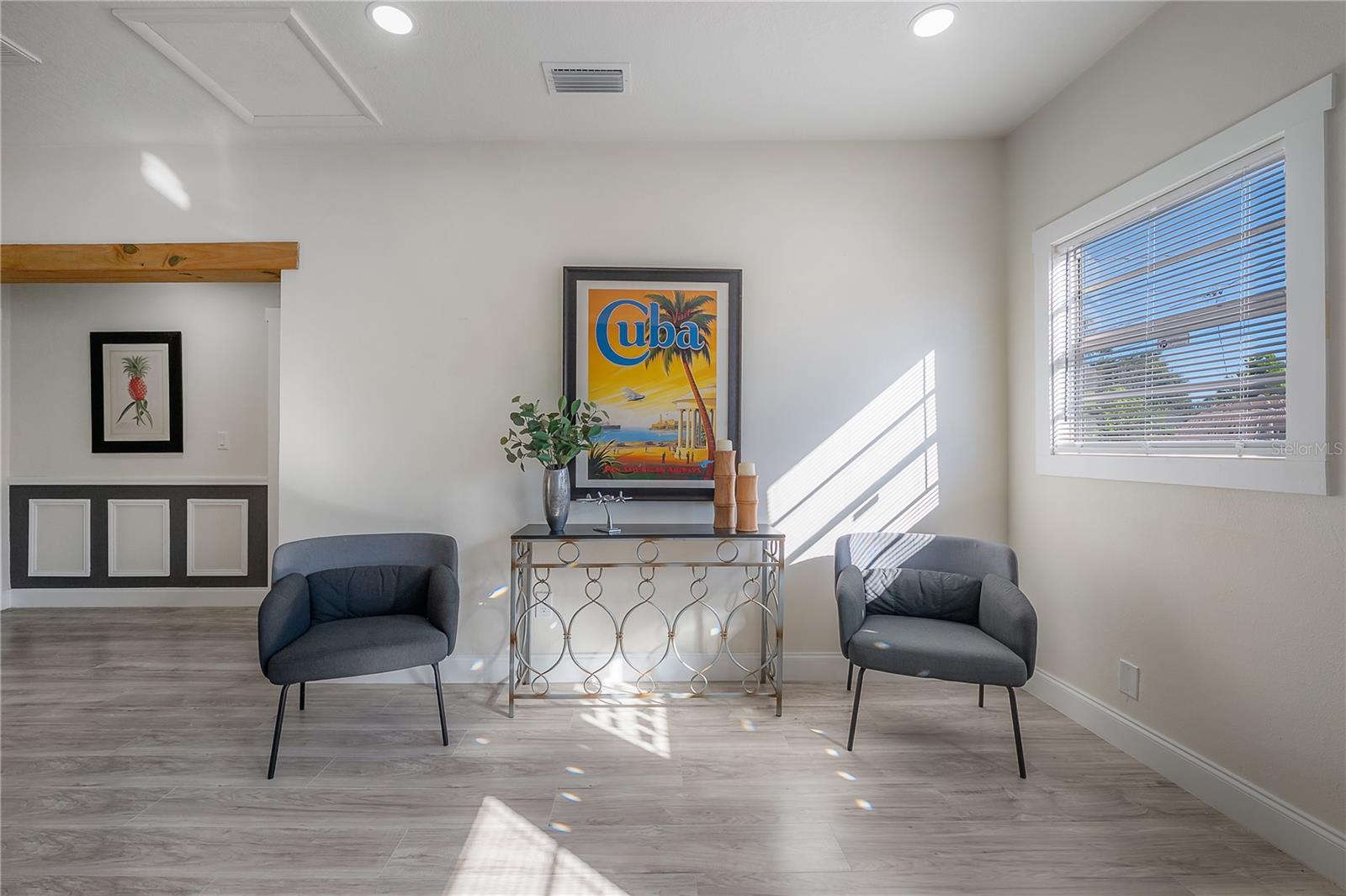 Image 7 of 34 For 8004 Klondyke Street