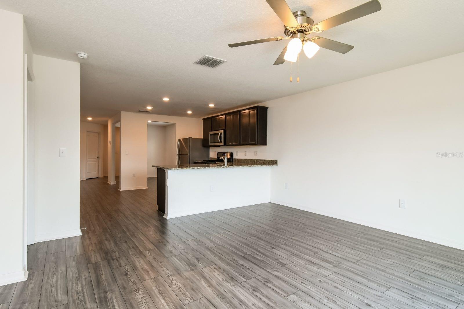 Image 2 of 11 For 505 Kensington View Drive