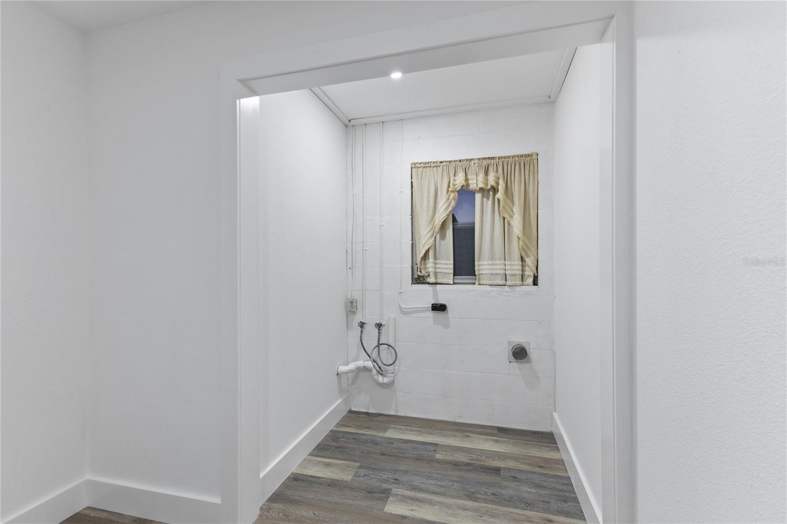 Image 45 of 58 For 4902 Stolls Avenue