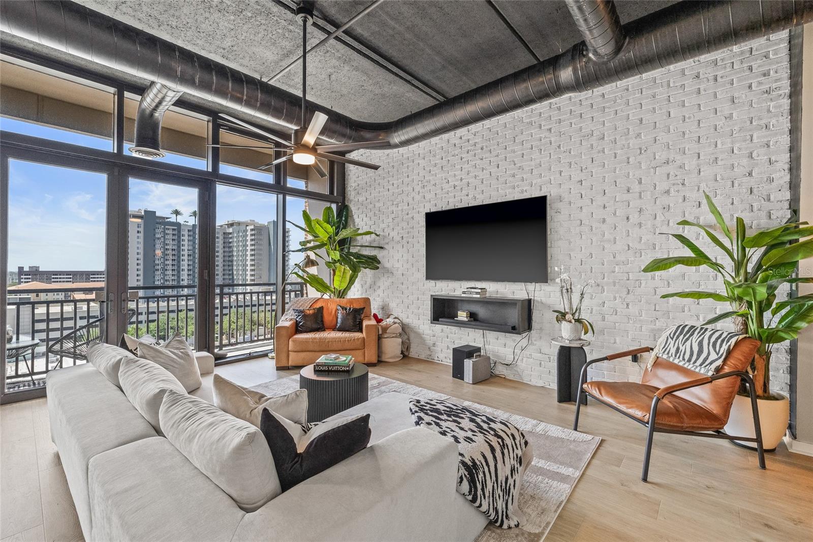 Image 14 of 48 For 175 2nd Street S 809